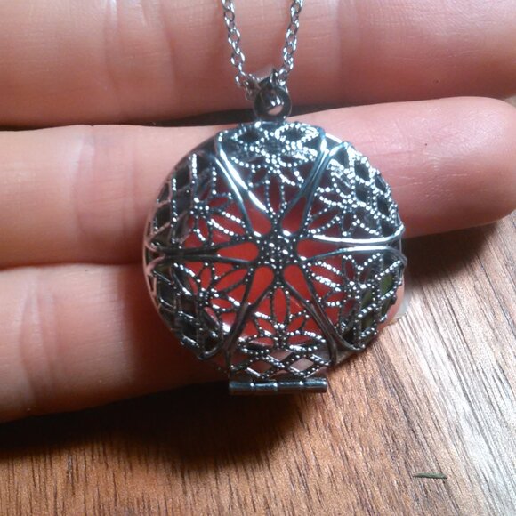 Openable Orange Resin Stainless Steel Pendant Necklace - Picture 9 of 13